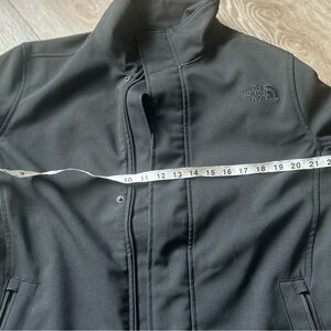 The North Face Men's Soft Shell Jacket L